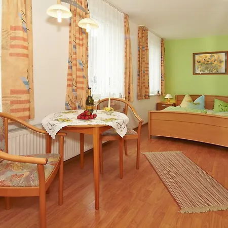 Apartment Redies *